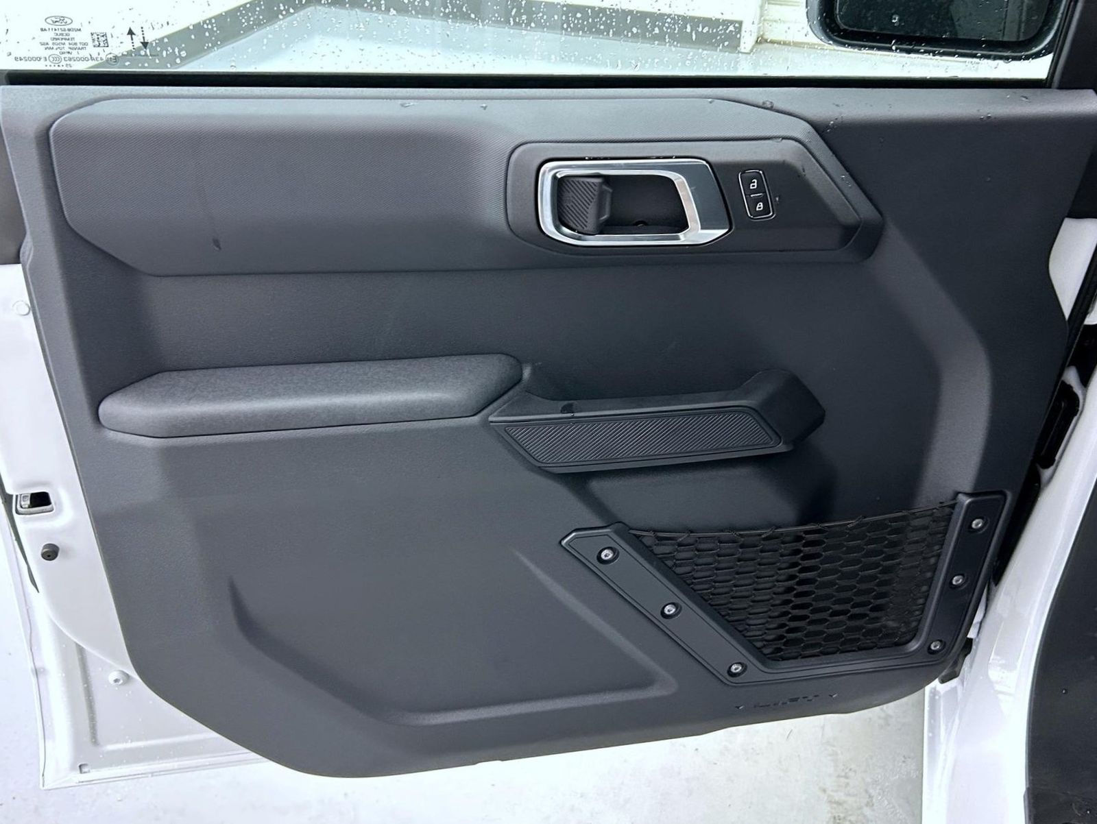 2025 Ford Bronco Base photo 9