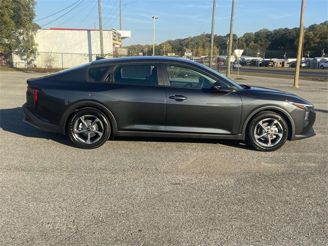 2025 Kia K4 LXS photo 2