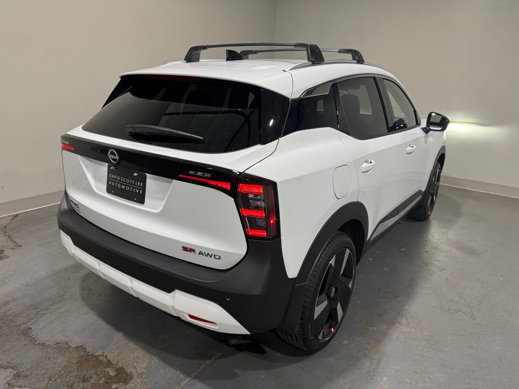 2026 Nissan Kicks SR photo 5