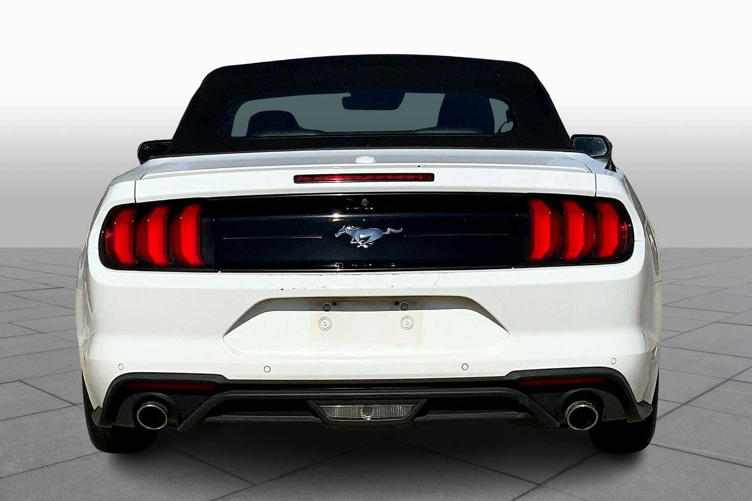 2022 Ford Mustang EcoBoost Premium photo 4