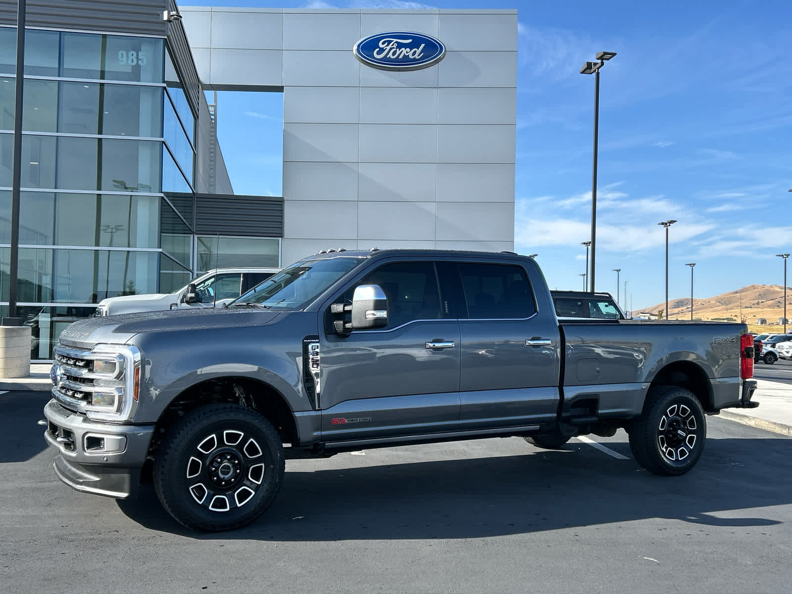 2024 Ford F-350 Super Duty Platinum's photo