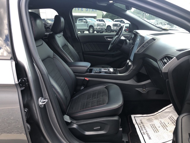 2022 Ford Edge ST photo 17