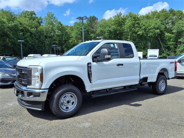 2025 Ford F-250 photo 3