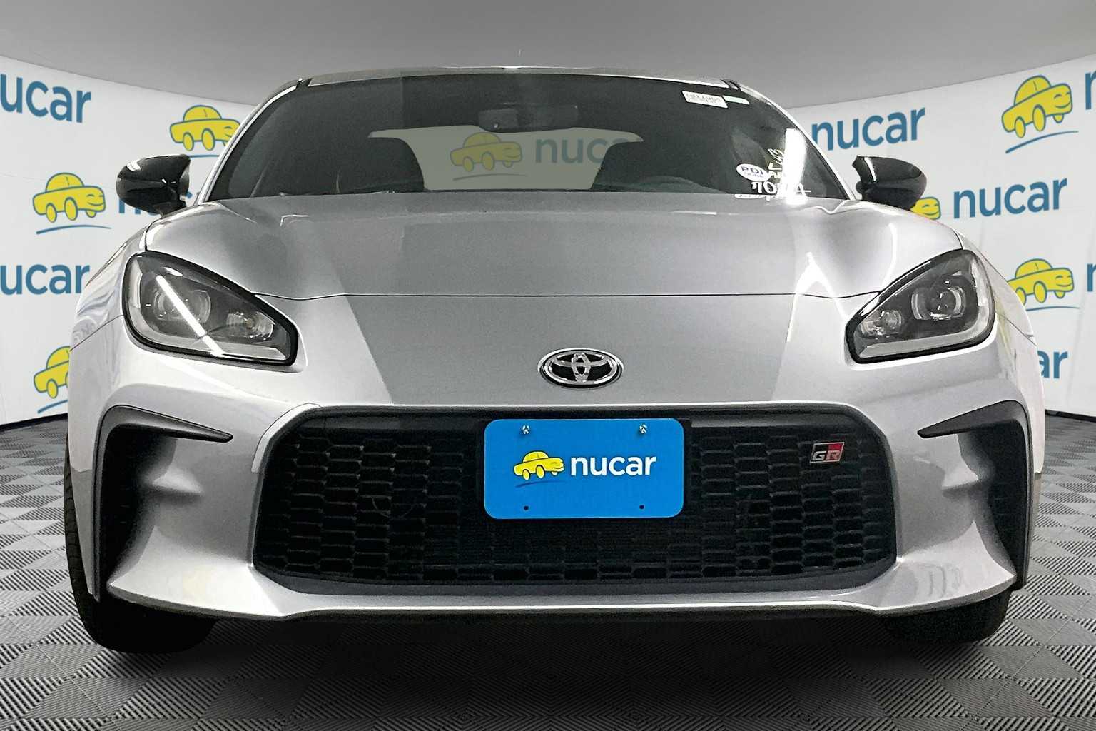 2025 Toyota GR86 photo 2