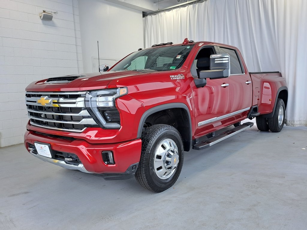 2024 Chevrolet Silverado 3500HD High Country photo 2
