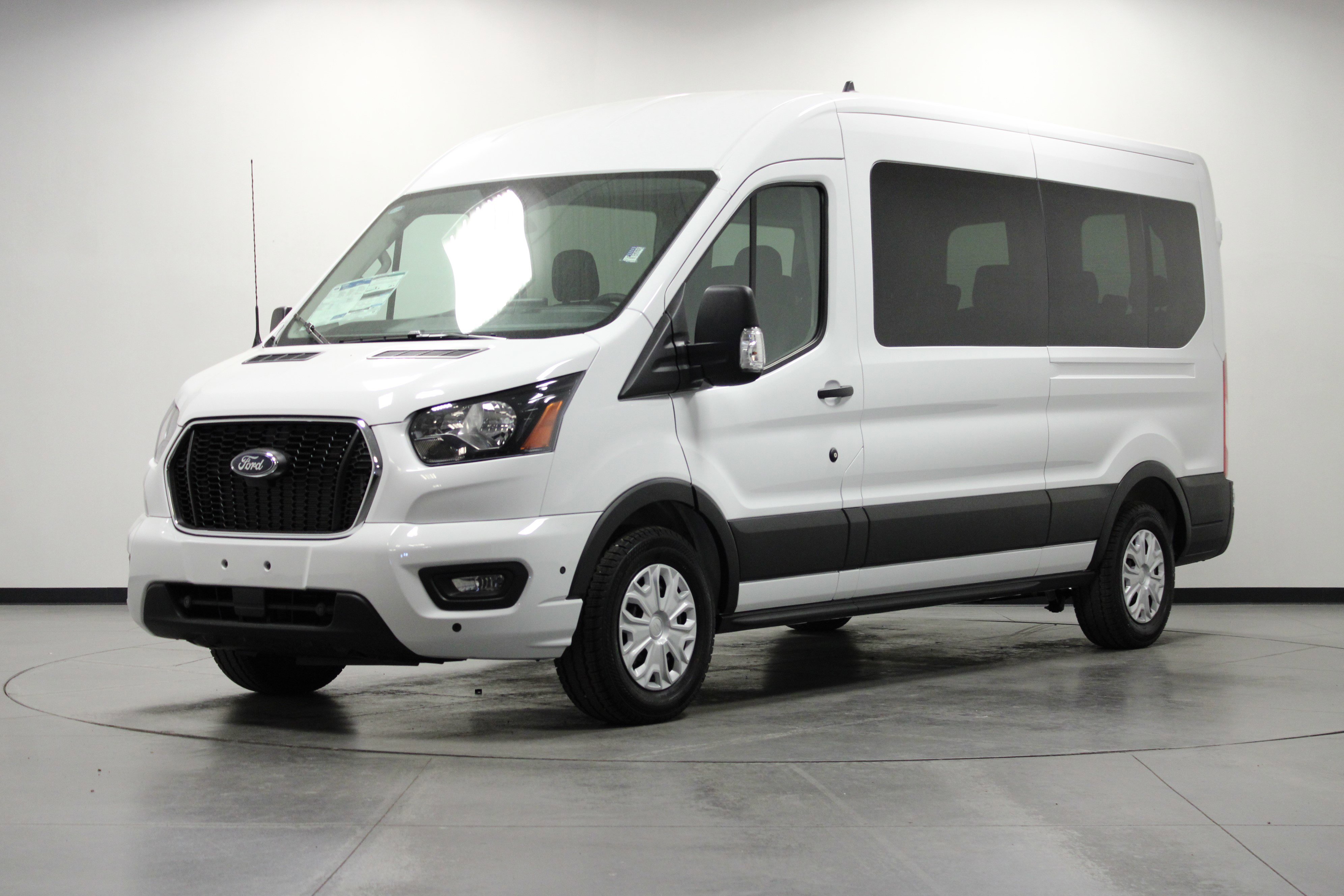 2025 Ford Transit Passenger XLT photo 7