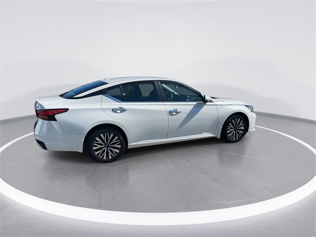 2023 Nissan Altima 2.5 SV photo 7