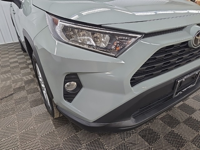 2021 Toyota RAV4 XLE photo 11