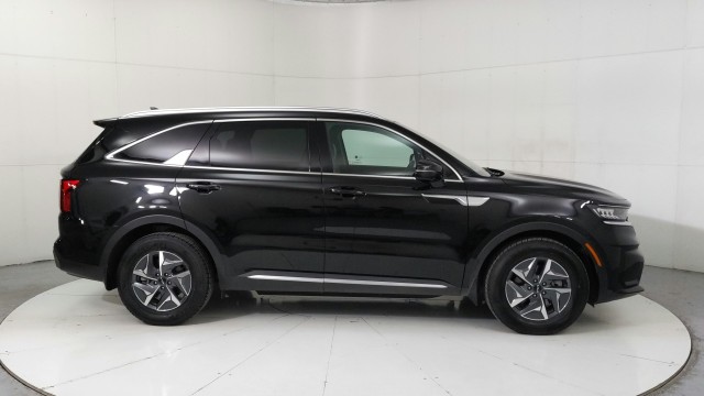 Used 2023 Aurora Black Kia EX image 6