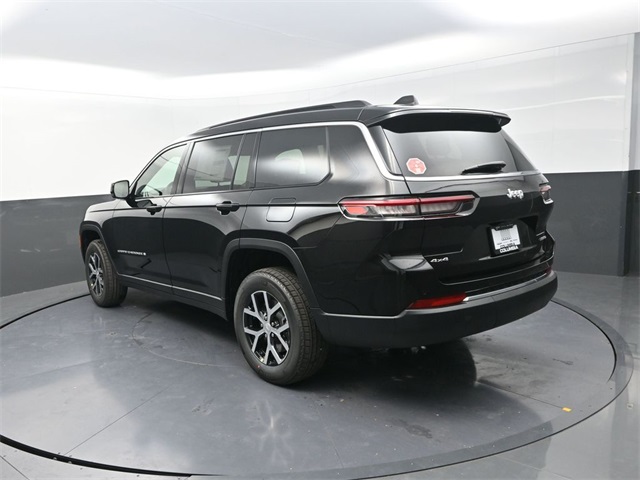 2025 Jeep Grand Cherokee Limited photo 2