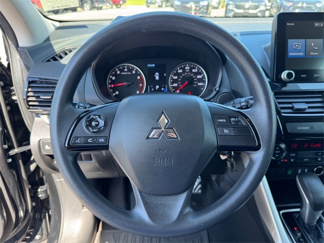 2022 Mitsubishi Eclipse Cross LE photo 19