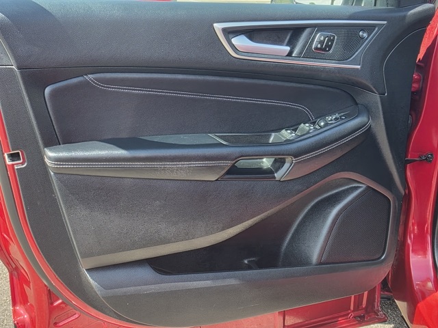 2024 Ford Edge Titanium photo 4