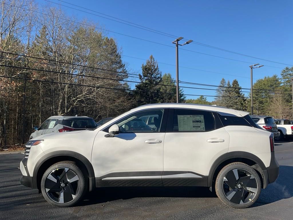 2025 Nissan Kicks SR photo 4