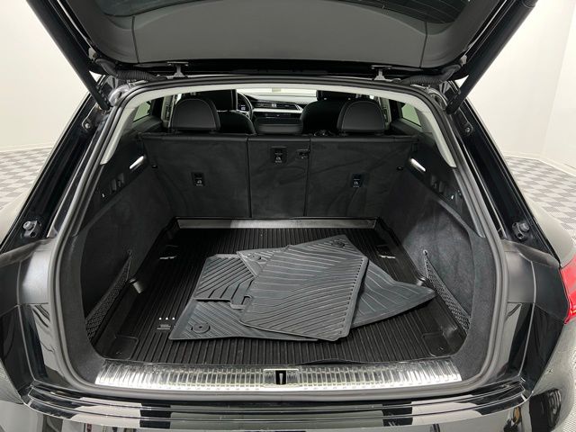 2023 Audi e-tron Premium photo 43