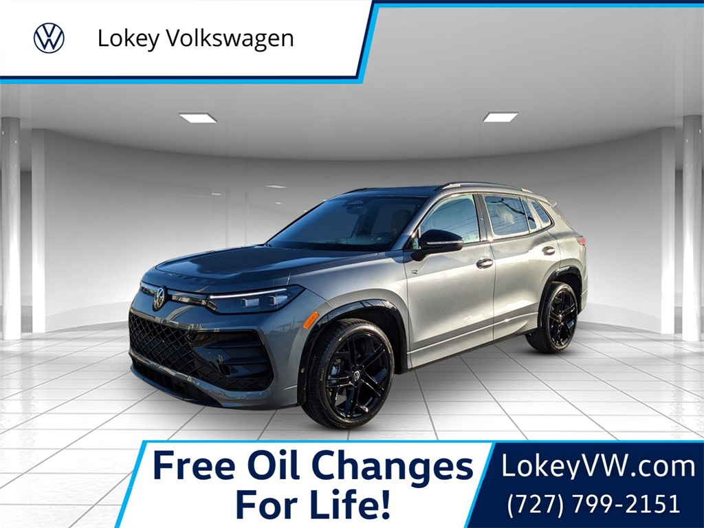 2026 Volkswagen Tiguan SE R-LINE BLACK's photo