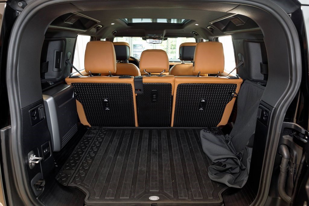 2024 Land Rover Defender Carpathian Edition photo 30