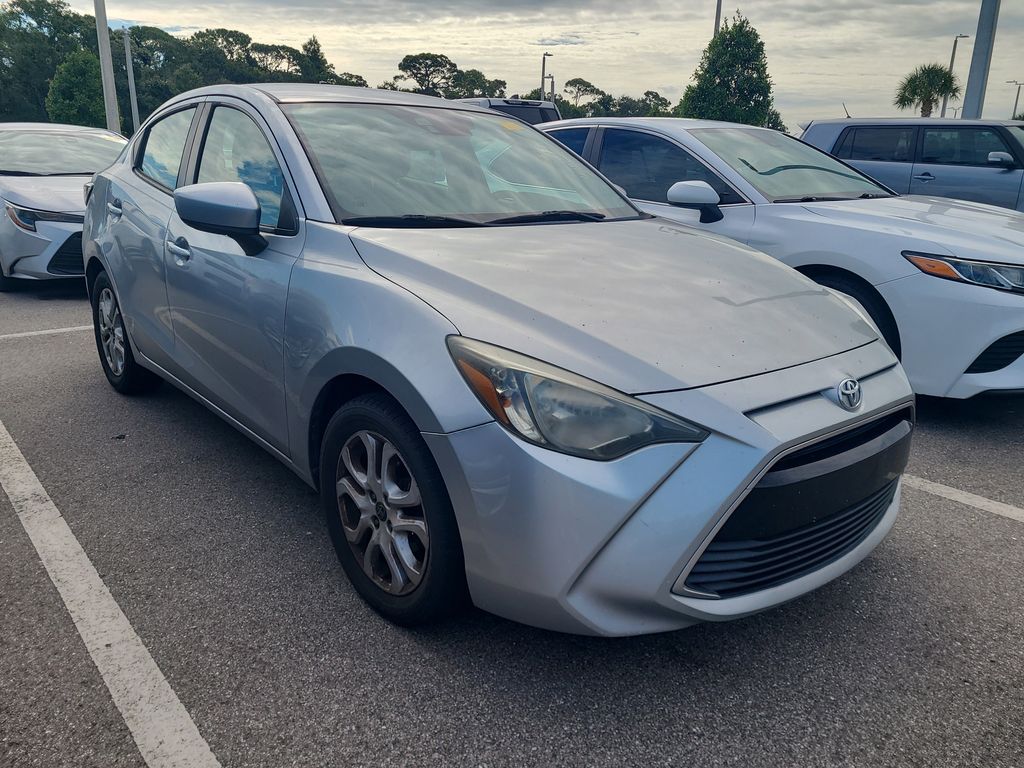 2017 Toyota Yaris iA Base photo 4