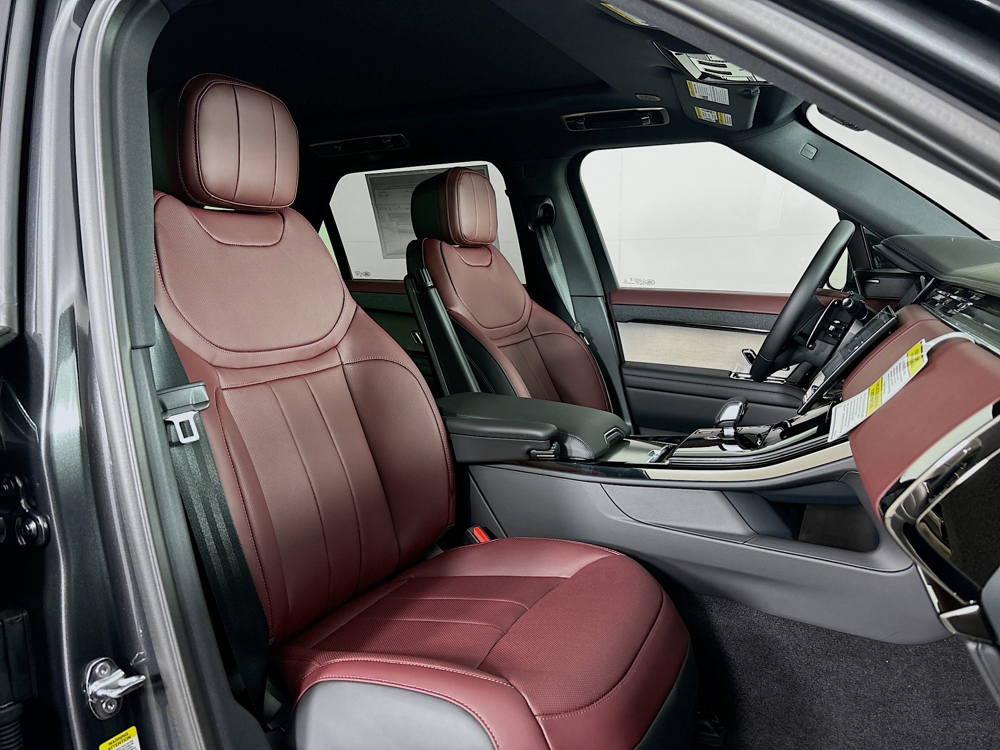 2025 Land Rover Range Rover Sport P400 Dynamic SE photo 25