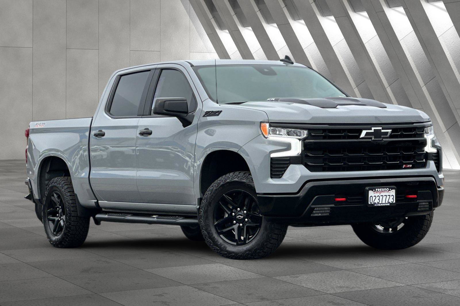 2024 Chevrolet Silverado 1500 LT Trail Boss photo 2