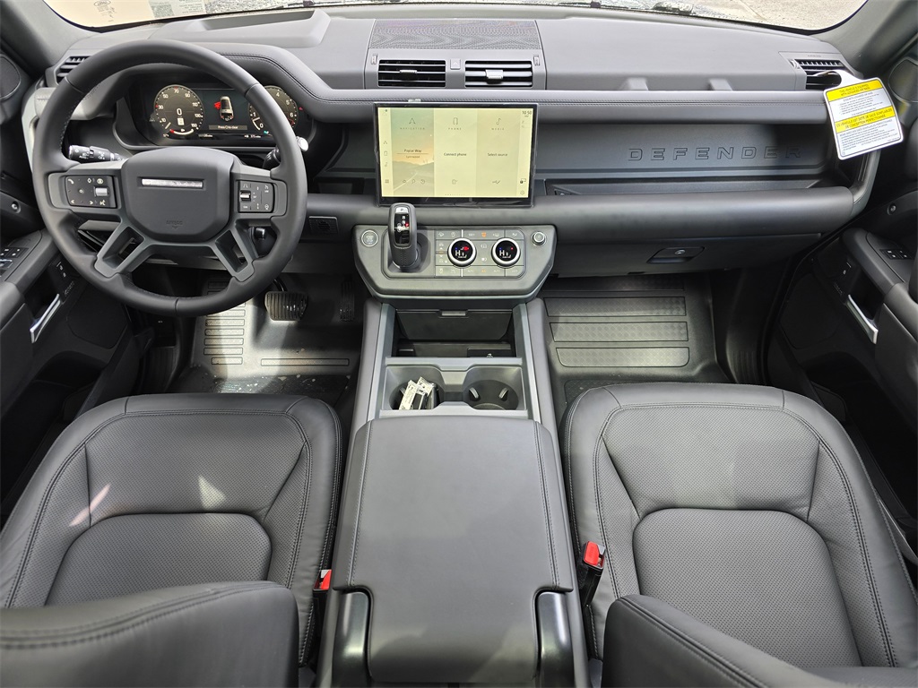 2025 Land Rover Defender 130 X-Dynamic SE photo 10
