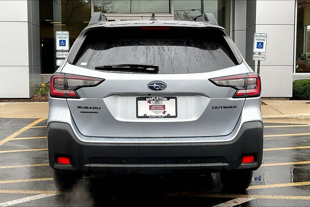 2024 Subaru Outback Onyx Edition photo 2
