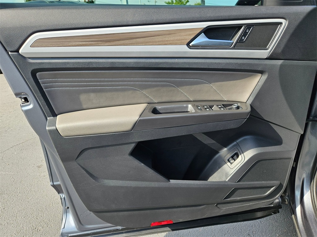 2023 Volkswagen Atlas V6 SEL photo 10