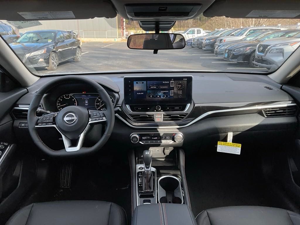2025 Nissan Altima 2.5 SR photo 14