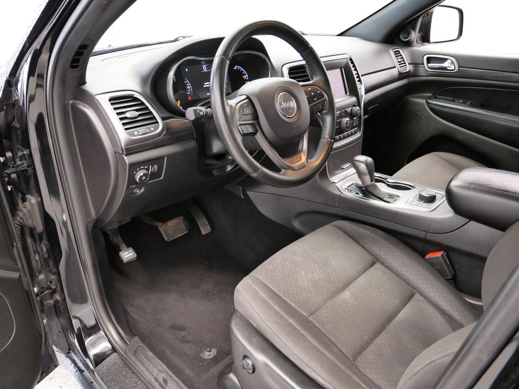 Used 2019 Jeep Grand Cherokee Upland with VIN 1C4RJFAG0KC811687 for sale in Coon Rapids, Minnesota