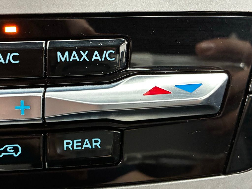 2023 Ford Explorer XLT photo 4