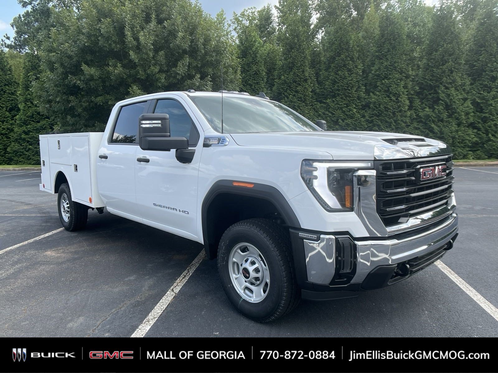 2024 GMC Sierra 2500HD Pro's photo