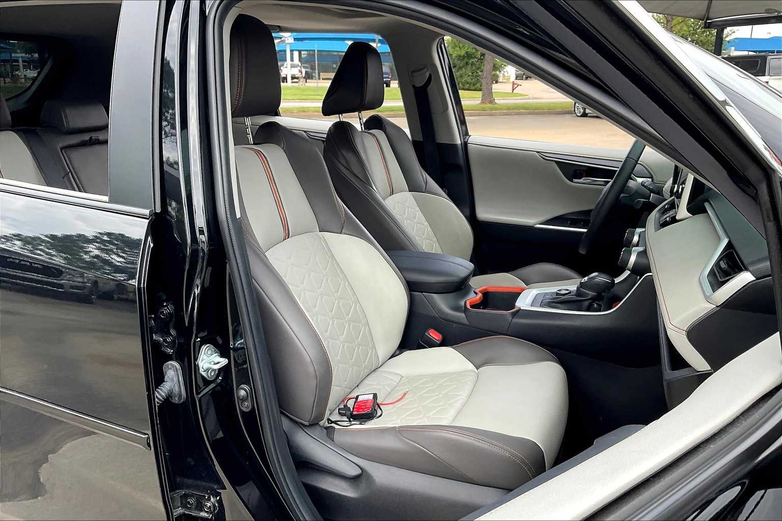 2024 Toyota RAV4 Adventure photo 2