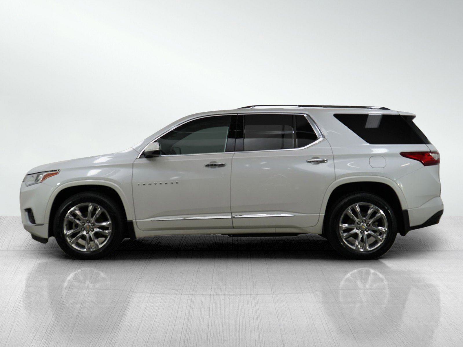 Used 2018 Chevrolet Traverse High Country with VIN 1GNEVKKW0JJ184430 for sale in Minneapolis, Minnesota