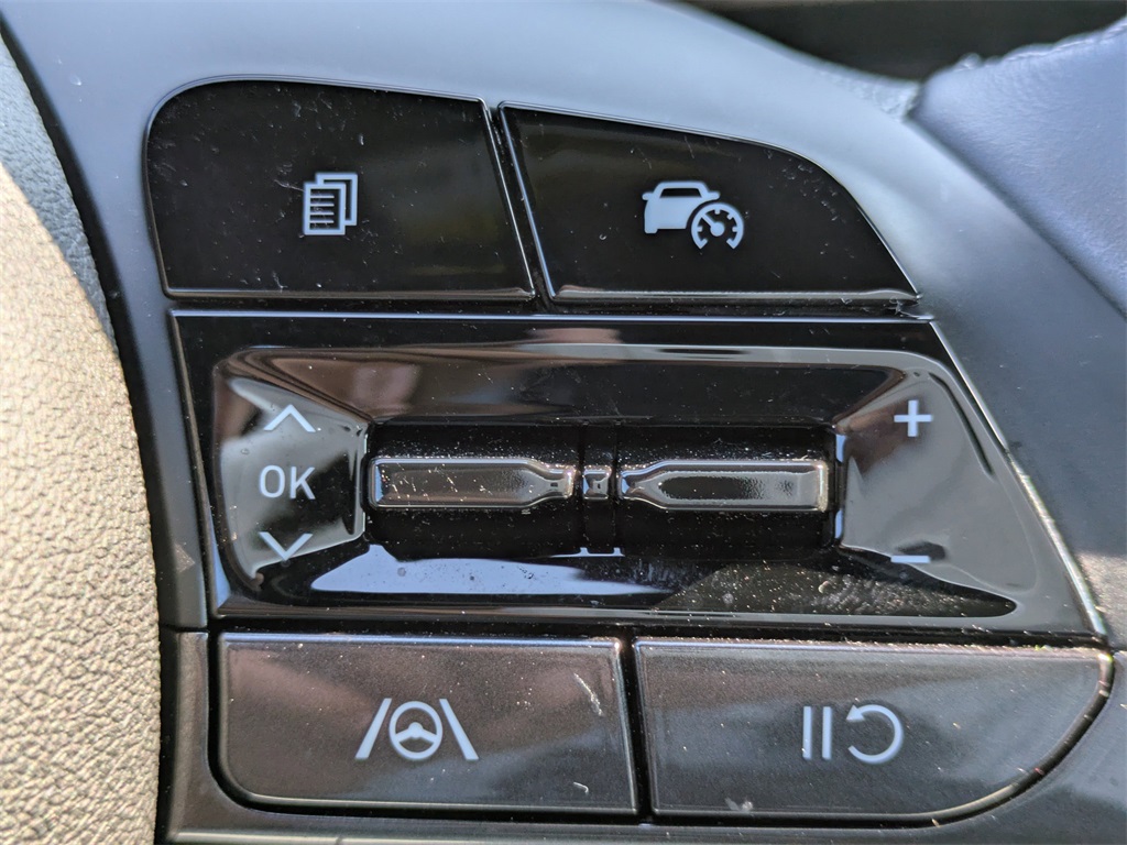 2025 Hyundai Elantra SEL Sport photo 21