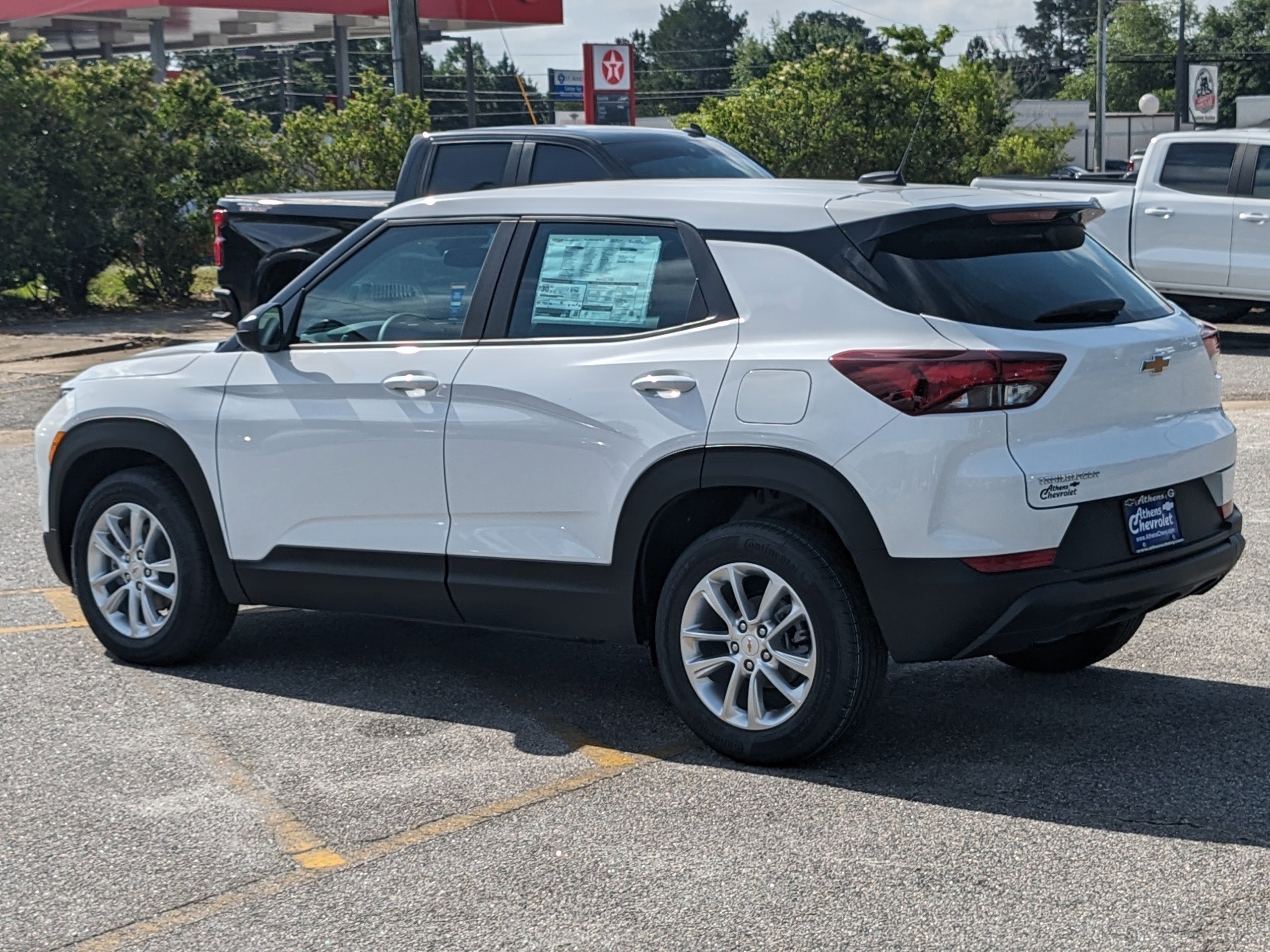 2025 Chevrolet Trailblazer LS photo 2