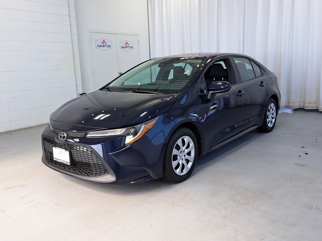 2022 Toyota Corolla LE photo 2