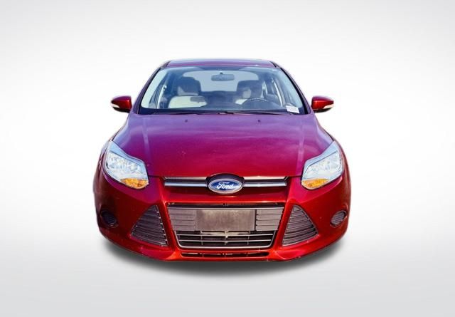 2014 Ford Focus SE photo 2