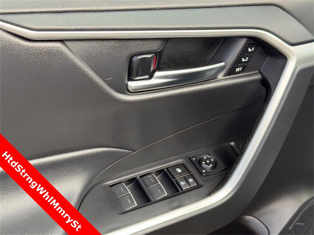 2024 Toyota RAV4 XLE Premium photo 14