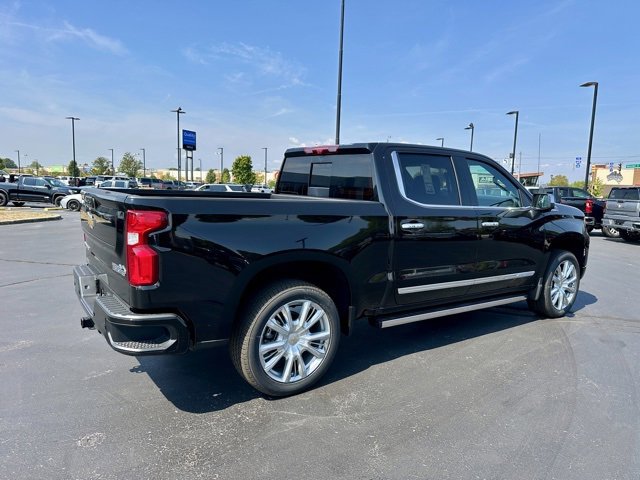 2026 Chevrolet Silverado 1500 High Country photo 3