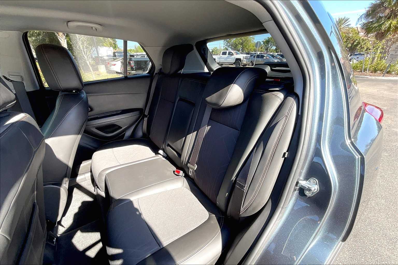 2021 Chevrolet Trax LT photo 24