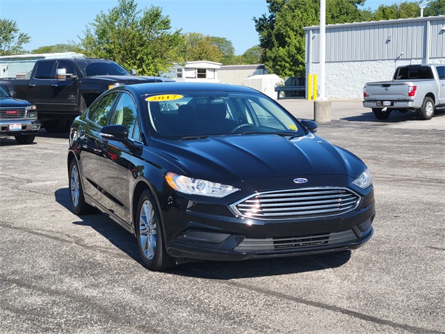 2017 Ford Fusion SE photo 3