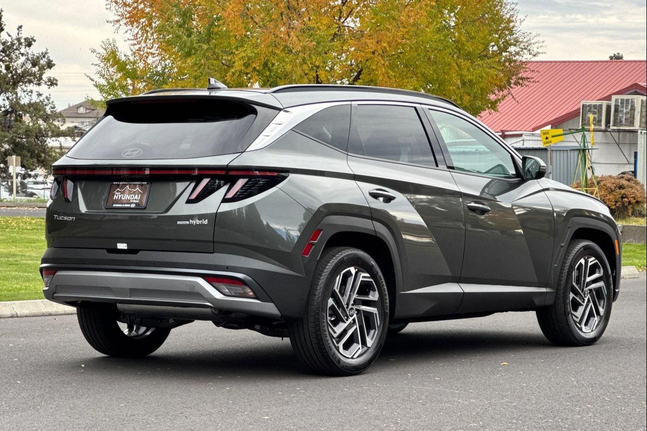 2026 Hyundai Tucson Hybrid Limited photo 2