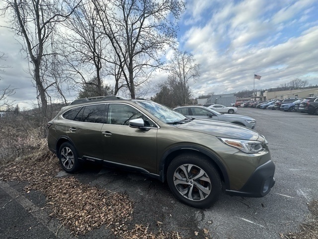 2021 Subaru Outback Touring's photo