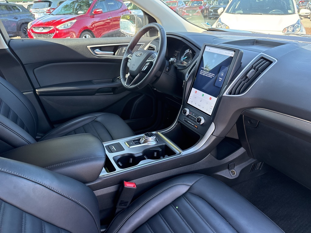 2022 Ford Edge SEL photo 27