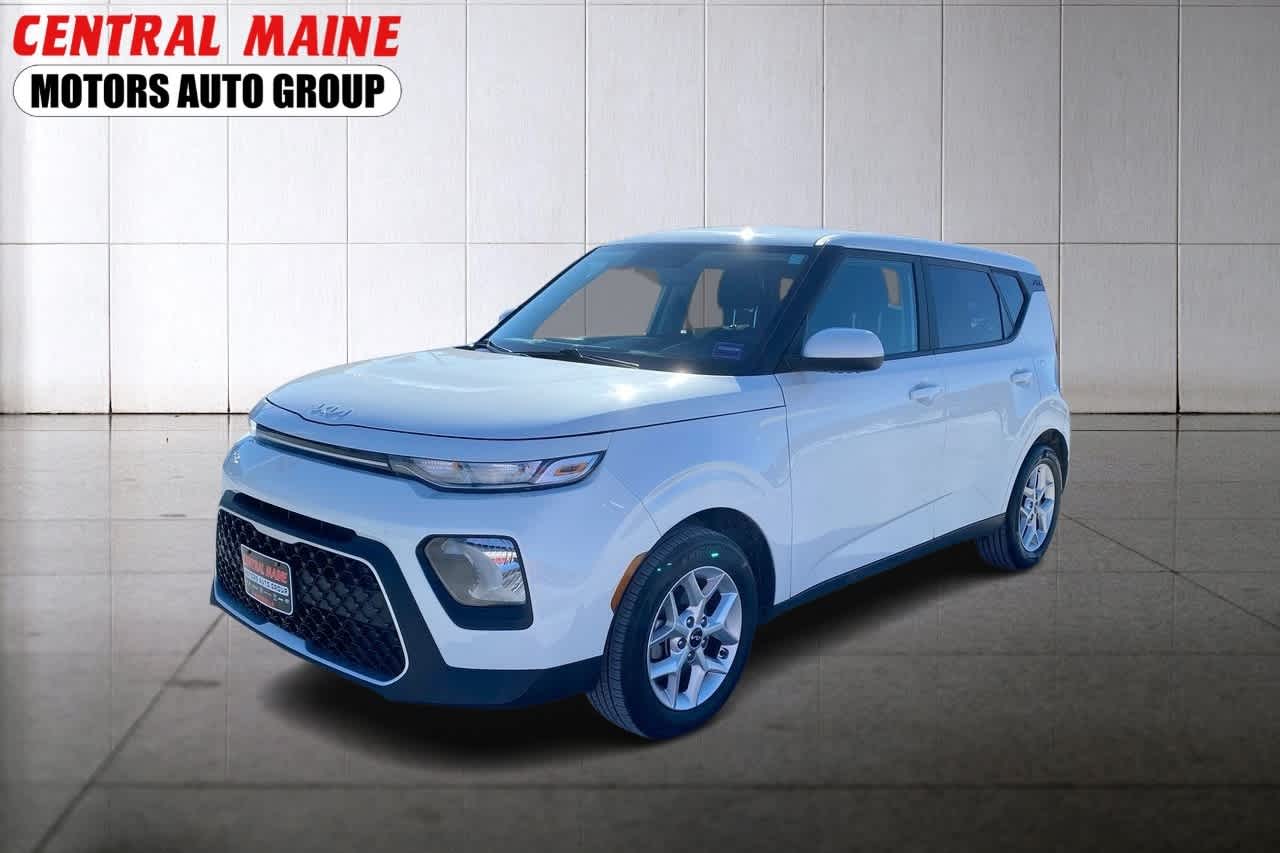 2022 Kia Soul LX's photo