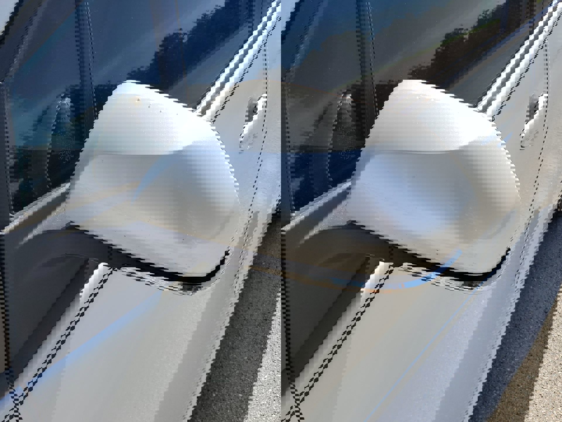 2022 Toyota Prius L photo 16