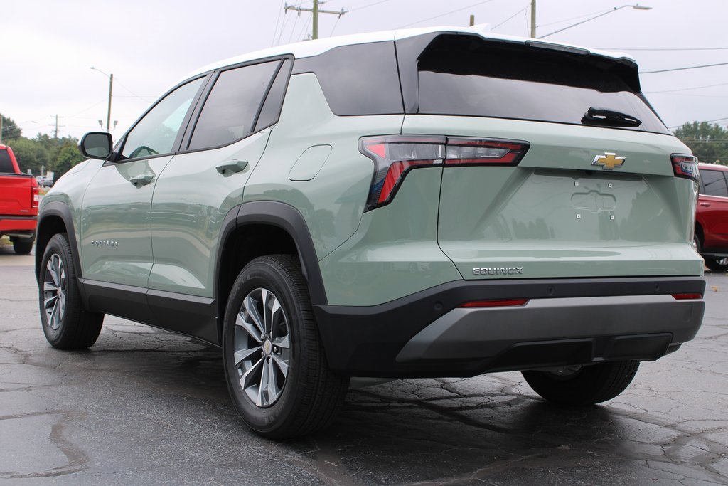 2026 Chevrolet Equinox LT photo 4