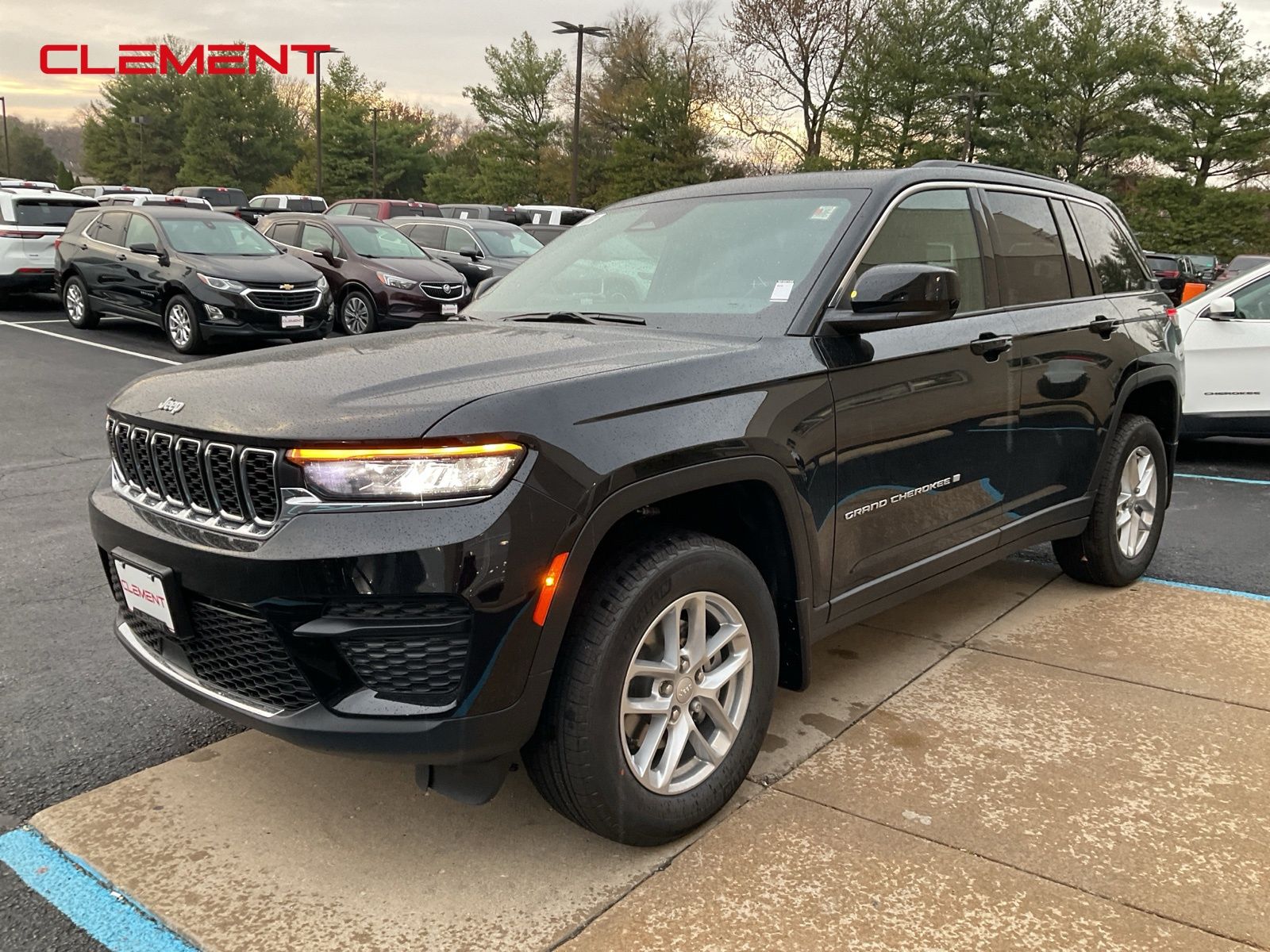 2025 Jeep Grand Cherokee Laredo's photo
