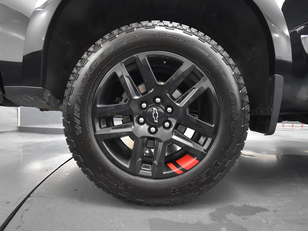 2025 Chevrolet Silverado 1500 RST photo 11
