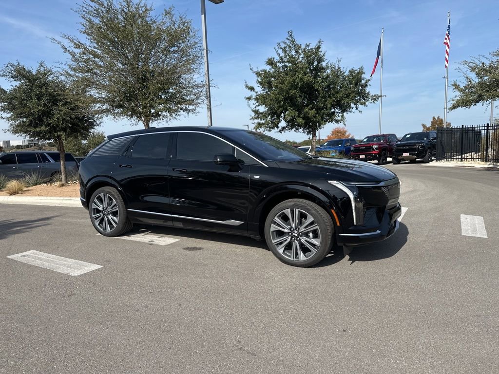 2026 Cadillac OPTIQ Premium Luxury's photo