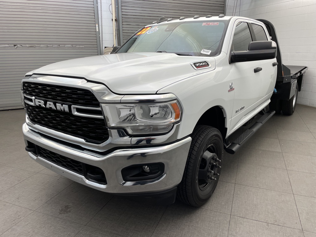 2022 Ram 3500 SLT photo 2
